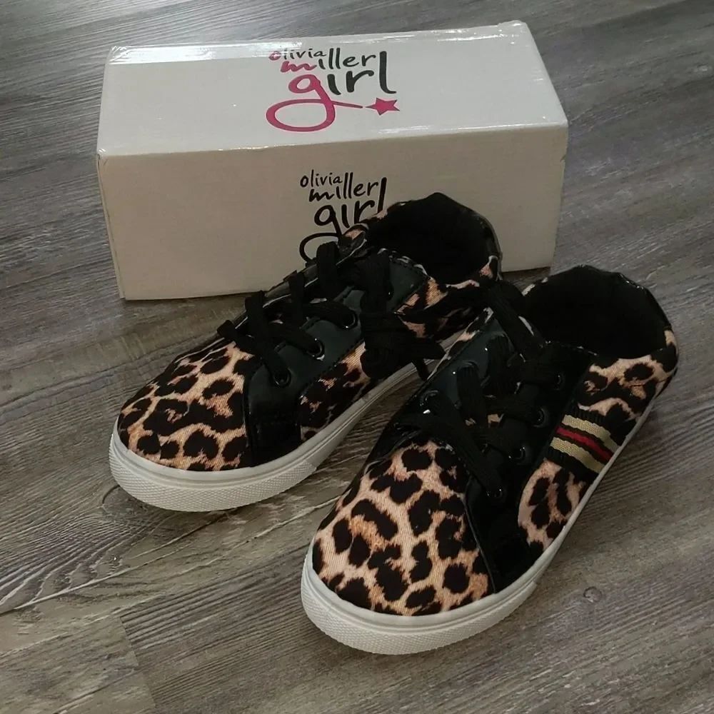 Olivia Miller Girl Leopard print lace up shoes